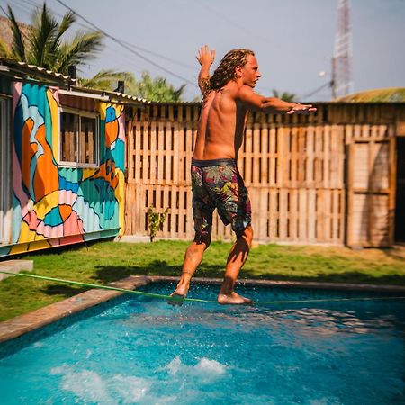 Green Belly Surf Hostel El Paredón Buena Vista Buitenkant foto