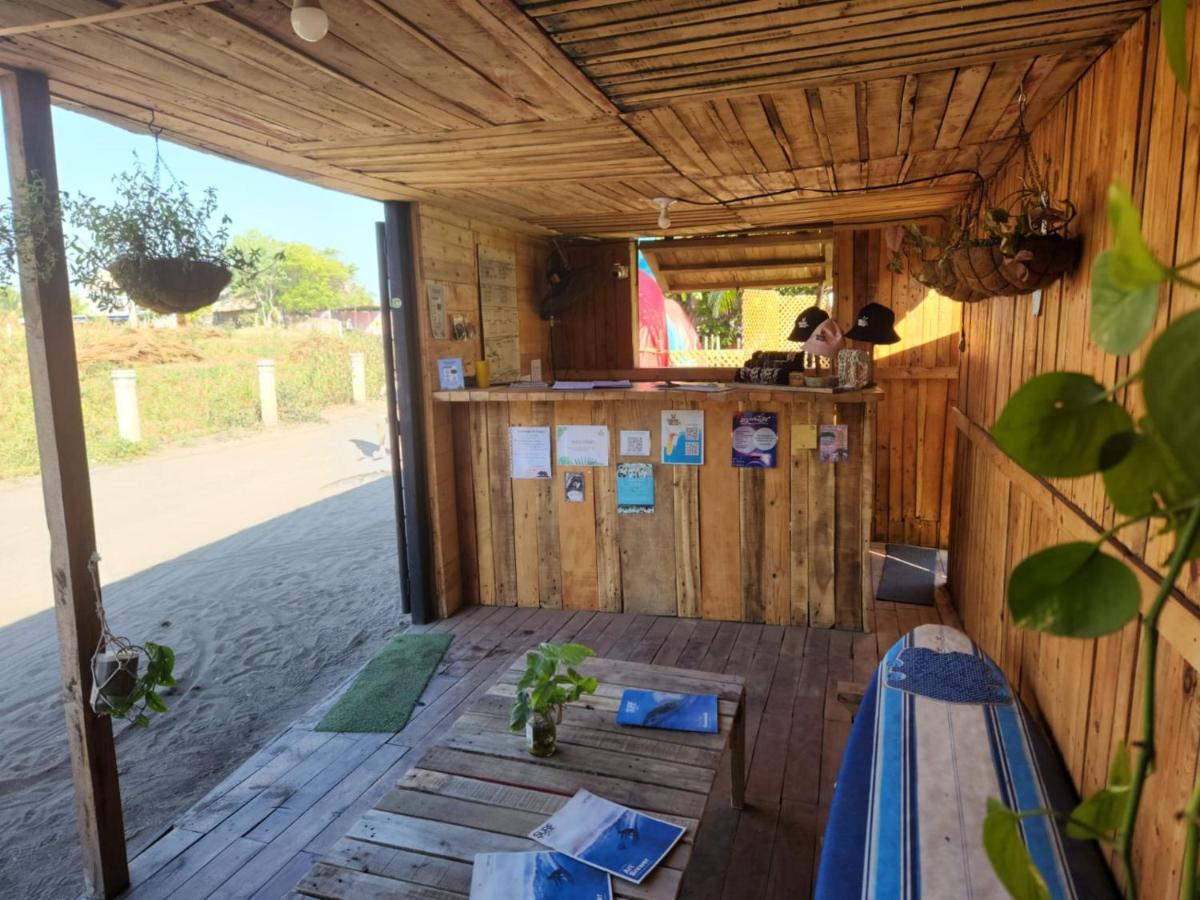 Green Belly Surf Hostel El Paredón Buena Vista Buitenkant foto