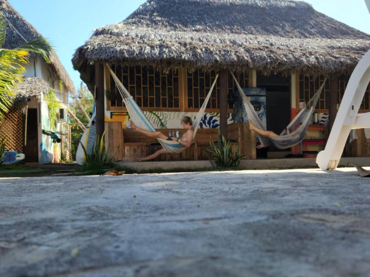Green Belly Surf Hostel El Paredón Buena Vista Buitenkant foto